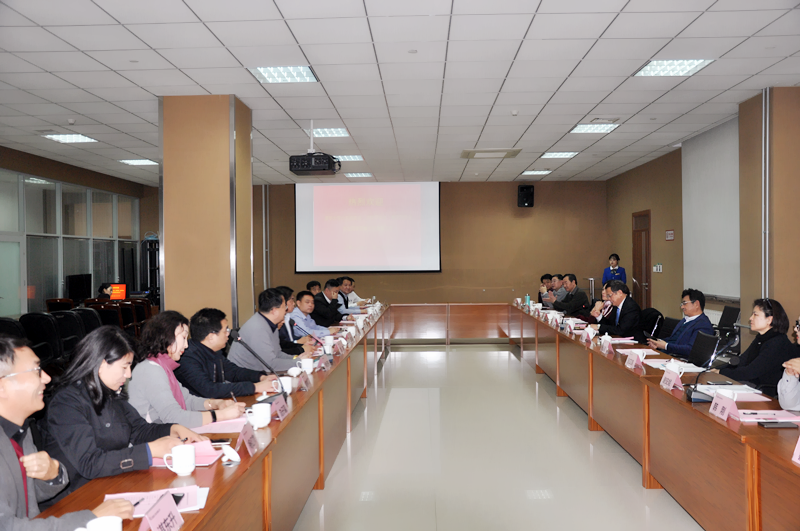 清華大學(xué)山東校友會(huì)、濟(jì)南同學(xué)會(huì)、青島同學(xué)會(huì) 同學(xué)蒞臨濟(jì)南連心物業(yè)指導(dǎo)工作