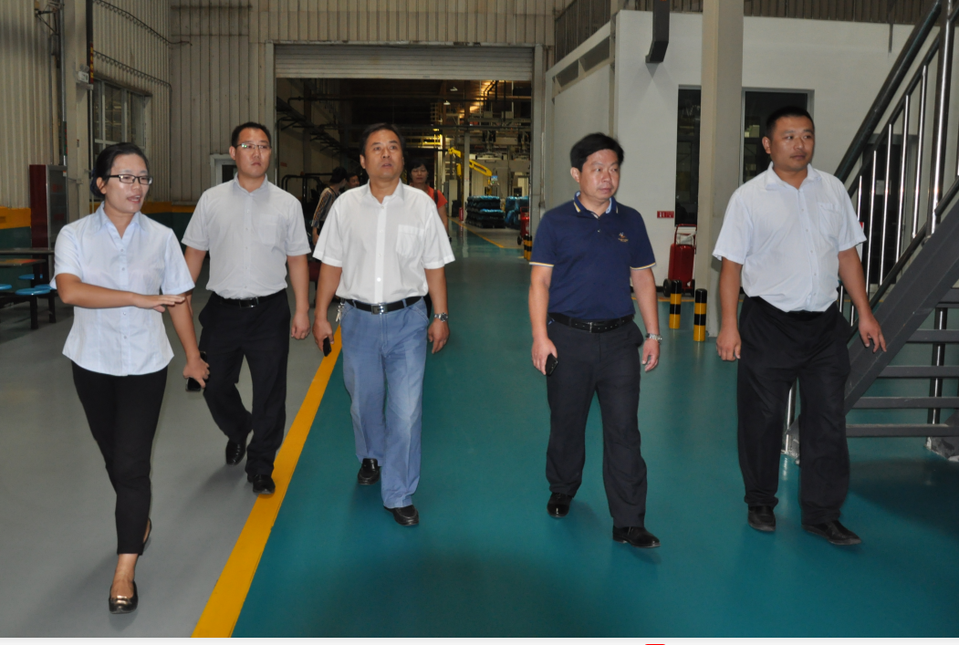 齊河縣工商聯(lián)領(lǐng)導(dǎo)、齊河龍運物業(yè)領(lǐng)導(dǎo)一行蒞臨連心物業(yè)指導(dǎo)工作