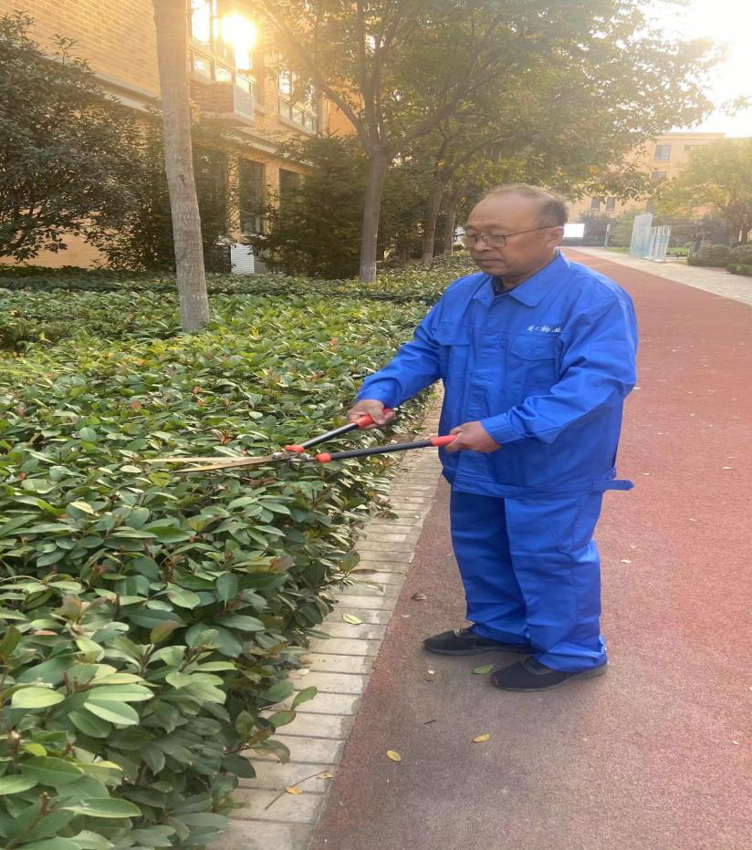 一名基層員工的榜樣 --記濟(jì)南連心物業(yè)駐外國語學(xué)校華山項目部李敬孟
